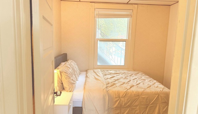 1 bed spacious Classic Grand in Downtown Chatham