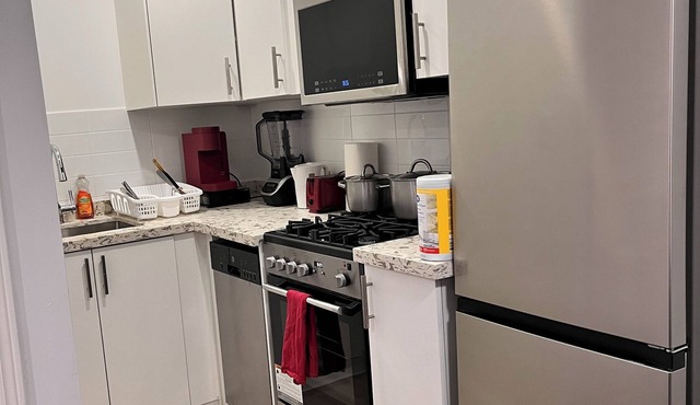 1st Floor Studio Suite Near Hamilton Airport, Mohawk College, St. Joe’s Hospital