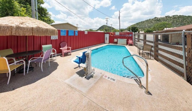 2 Value-Pack Units w/Free Parking - Ideal for Family Weekend Adventures in Kimble County
