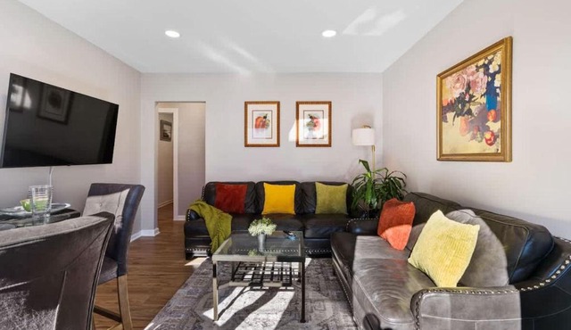 3BR Home 2 Baths Bonus Room, Minutes to NYC