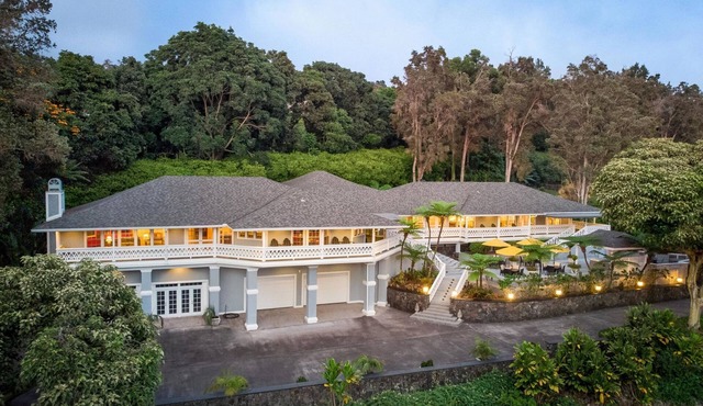 6,500+sf Private Estate Hosted Bed & Breakfast w/4 King suites