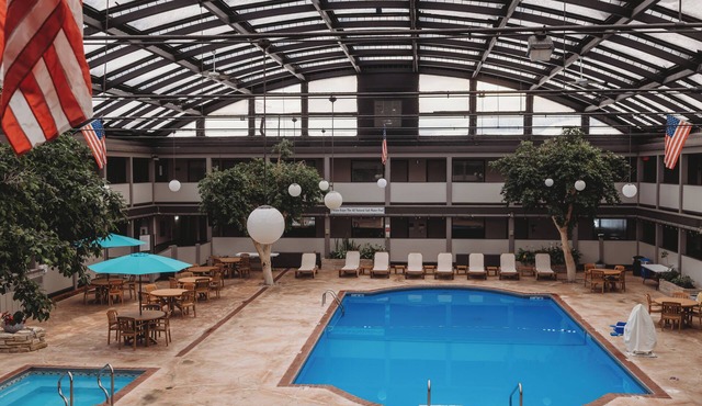 AmericInn by Wyndham Appleton Downtown