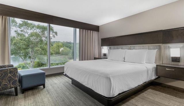 Best Western Plus Chocolate Lake Hotel - Halifax