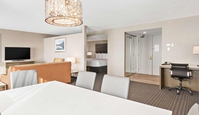 Best Western Premier Calgary Plaza Hotel & Conference Centre
