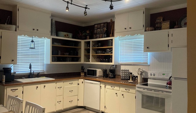 Blocks from downtown and has that country feel. Nestle in Columbia Falls comfort