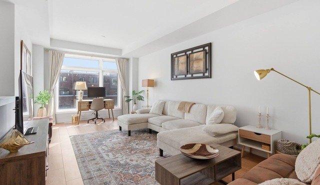 Bright and Spacious 3-Story Suburban Townhouse