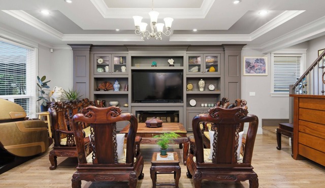 Bright & Spacious 4BR Retreat in Heart of Langley