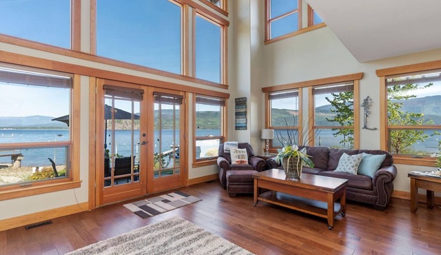 Carmel Beach Private Lodges - Unit #1. Lakefront 3 bedroom unit.