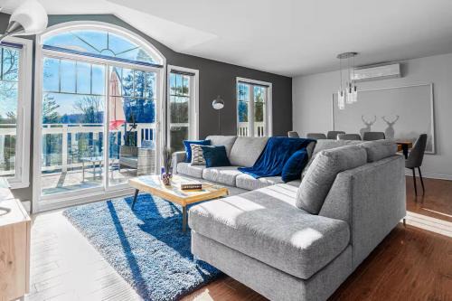 Chalet De l'Escapade Hot Tub - Lakeview - Pool table - Mountain view - More !