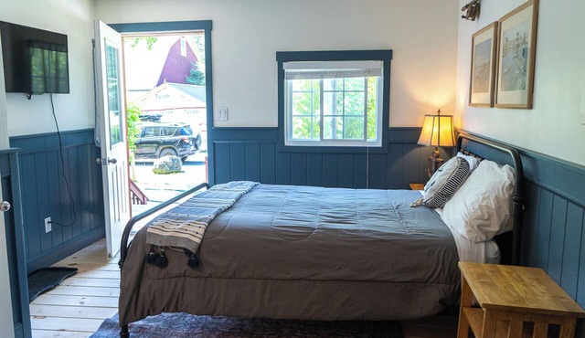 Charming Countryside Cabin. Pet-Friendly!