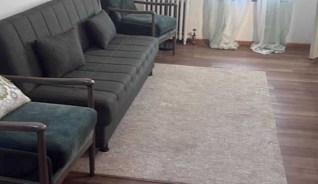 Charming, spacious 1bedroom apartment . Walking distance to Path train Station in Harrison