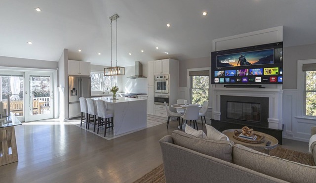 Chic Hamptons Home near beach!