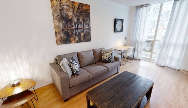 Comfortable 1-BR Condo in DT Toronto