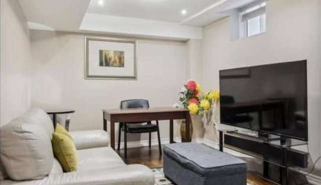 Comfortable & Cozy 2BR Hideaway Basement Apartment