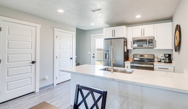Convenient Great Falls Condo < 1 Mi to Shops!