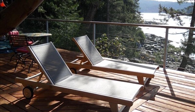 Cortes Beachfront Home w/Hot Tub & Kayak on 5 Wooded Acres