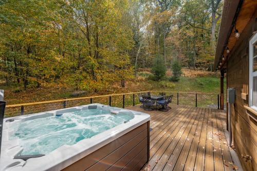 Cozy Cub Cabin