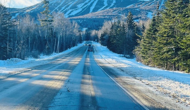 Cozy Trailside Getaway. Snowmobile and ATV Trail Access. Near Sugarloaf.