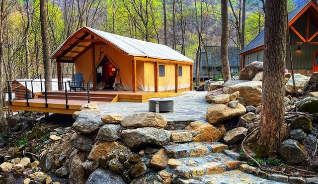 Crabtree Meadows - Luxury Glamping in VA