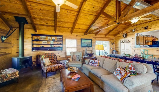 Doss Hideout Lodge