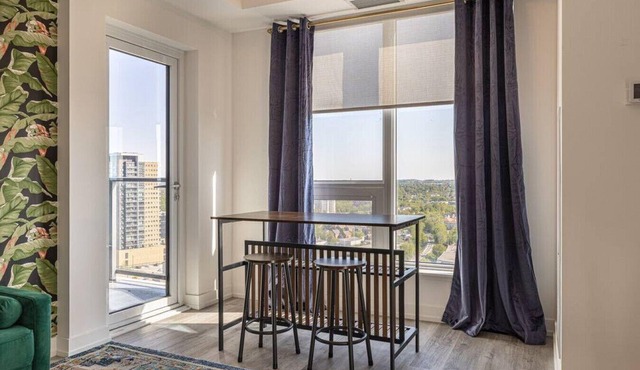 Executive 2BD+Wifi+Parking+EV (Gym & Pool soon!)