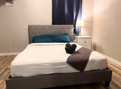 Flowealth Suites - Private Rooms Near West Edmonton Mall