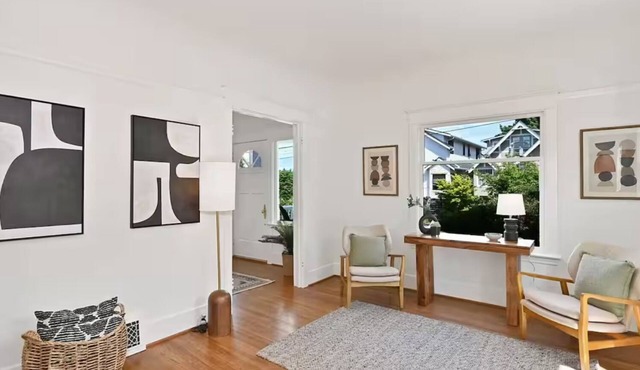 Freshly Updated Queen Anne Gem – Private Yard & Walkable