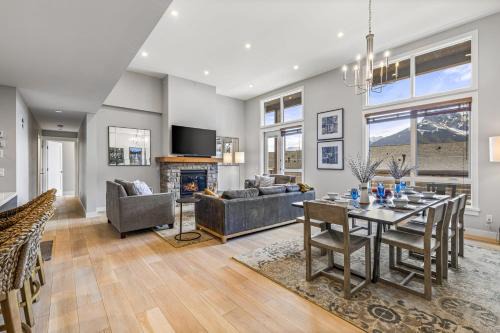 Gorgeous Spring Creek Penthouse