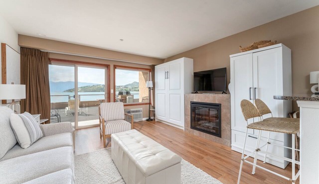 Grandview 511 - Waterfront