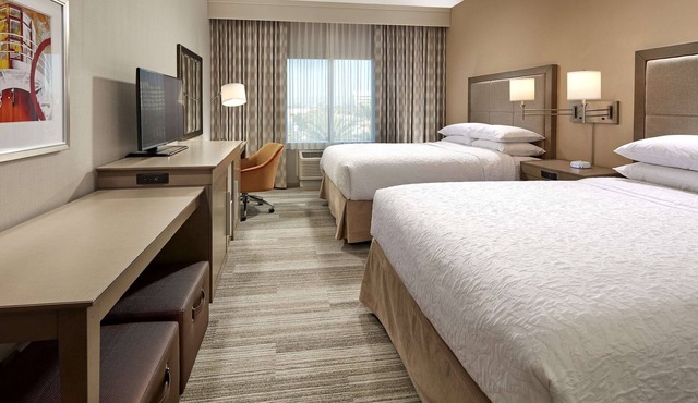 Hampton Inn Long Beach Airport in Long Beach