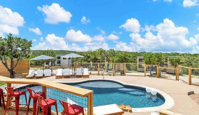 Infinity Ranch–Resort Oasis for 16 Pool Pets Vibes