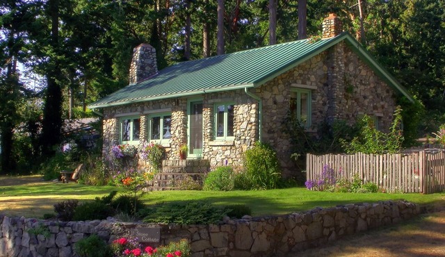 June dates still open. Awesome views & gardens-close to great food & fun hikes!