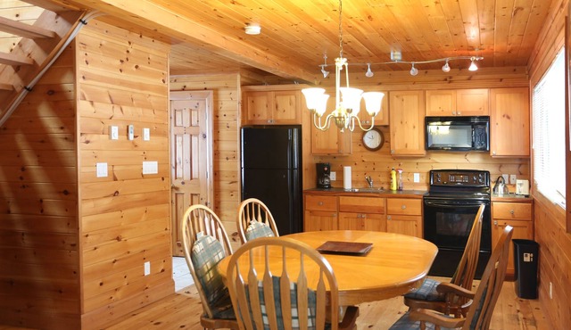 Lakefront Cottage Marina View