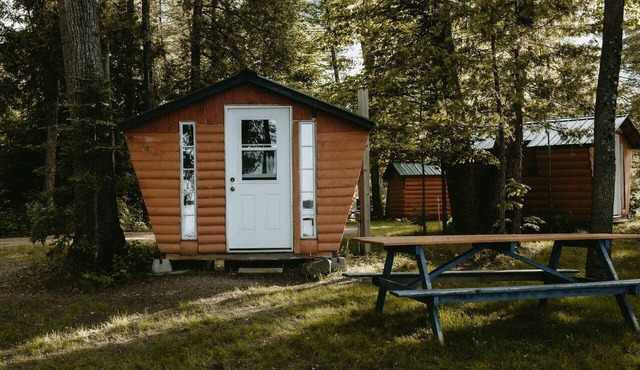 Lakefront Glamping Cabin for Family Getaways on Golden Lake