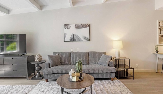 Landing | Incredible Studio, Pool, Gym