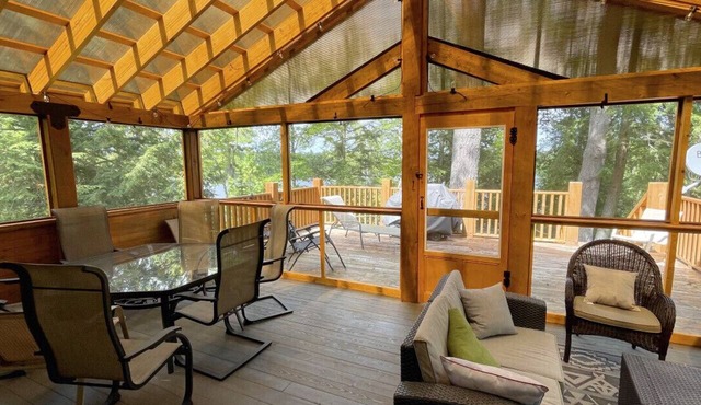 Log Cabin Escape on the Lake