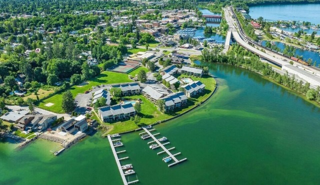 Luxury Lakefront – Walk to DwTwn & Swim/Play/Ski - Boat Slip
