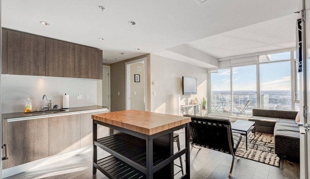 Modern 1Br with Mountain views on the 34th floor