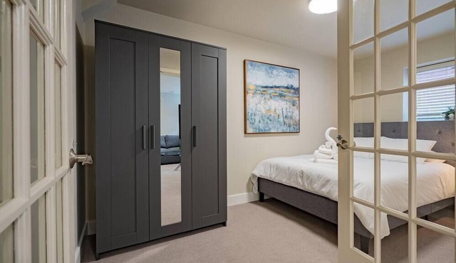 Modern 2Bed Unit in Lynn Valley