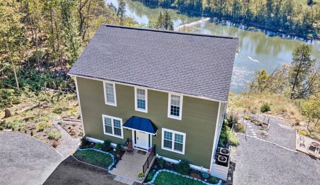 Mountain Hideaway on Shenandoah River