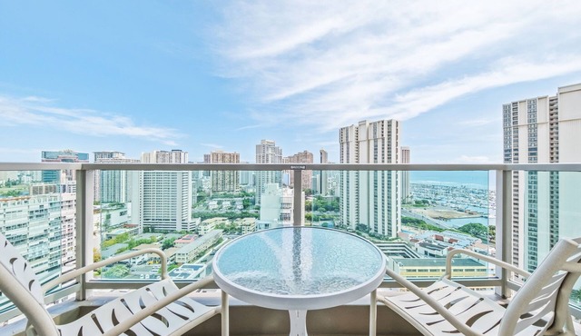 Newly Renovated, Incredible Balcony Views 1316