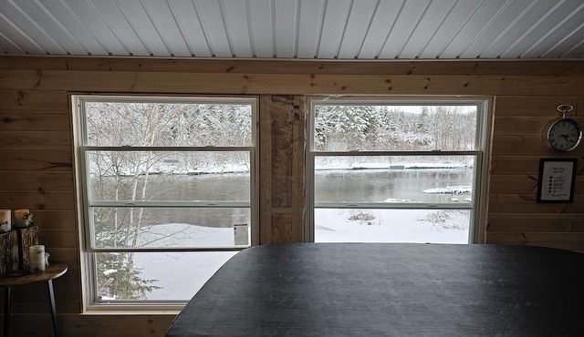 Nordic Spa, Waterfront, Woodstove, Cabin 2