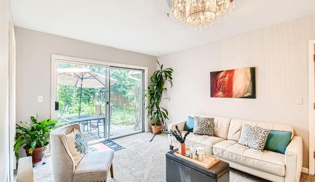 Oregon Jade- 4 bedrooms one level house, EV outlet in Gresham