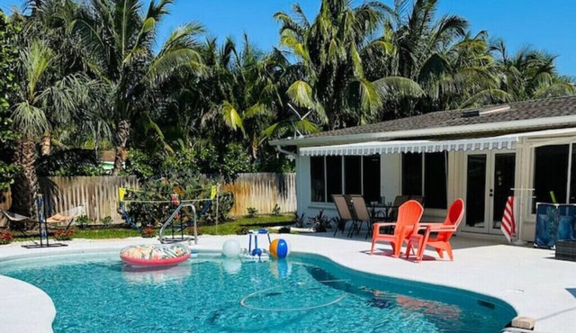 Peaceful & Private Waterfront Retreat w/Heated Pool near Beach & Downtown Stuart