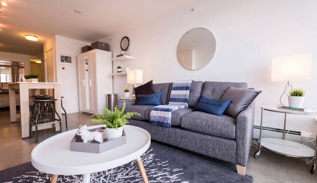 Pender · Modern Studio on the edge of Downtown/Chinatown in Vancouver