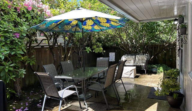 Pet-Friendly Orchard House: Quiet Sanctuary Blocks from UO & Hayward Field