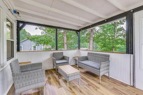Pet Friendly + Peaceful: Family Home Near Main St!