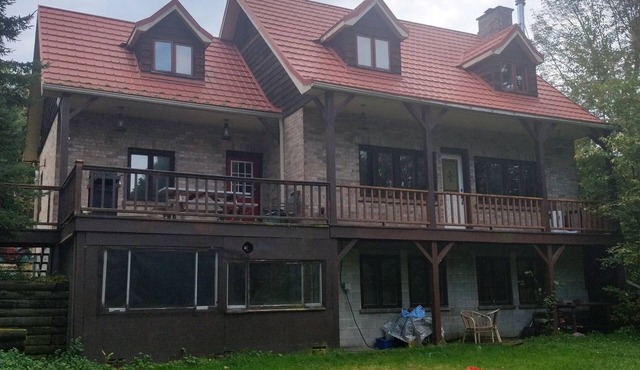 Pine Springs Retreat + Hot-Tub & Steam Room