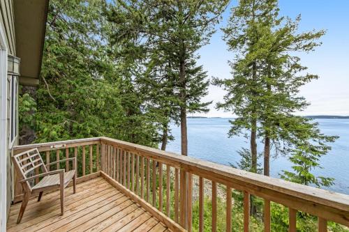 Pinecone Cabin in Eastsound
