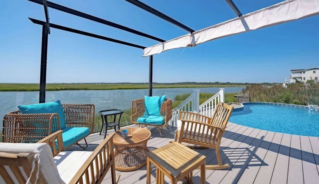 Pool, Dock & Unforgettable Back Bay Bliss Views